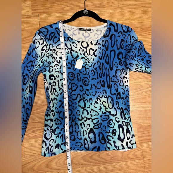 Just Woman Blue Animal Print Blouse - Picture 4 of 7
